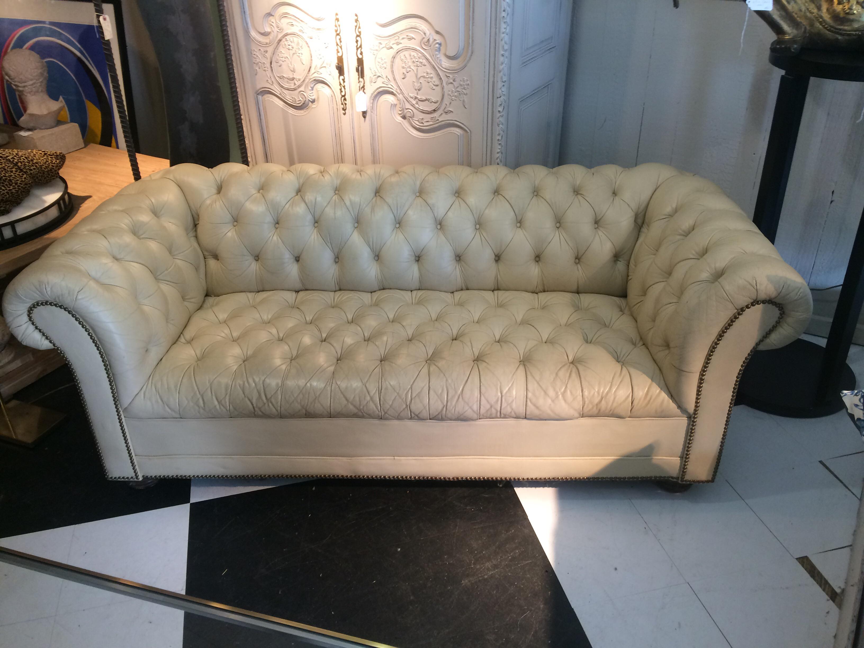 Vintage Cream Leather Chesterfield Sofa Chairish Vintage Cream Leather Chesterfield Sofa Chairish